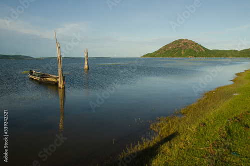 Fototapeta Naklejka Na Ścianę i Meble -  boat on the lake