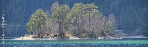 Eibsee-Insel im Licht