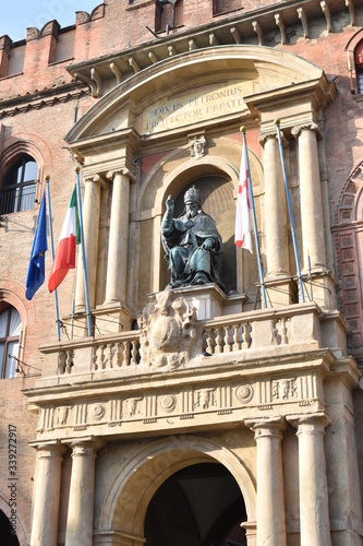 Picture of a statue