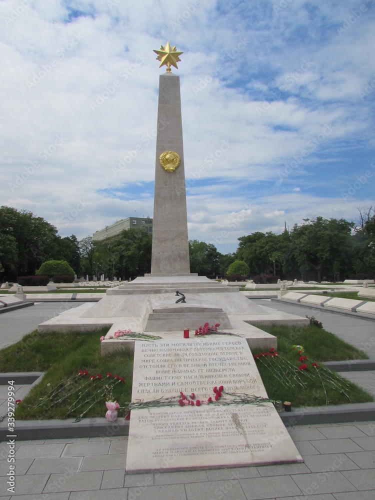 Kerepesi Cemetery, Budapest Hungary 2016
Memorial to eastern block troops.