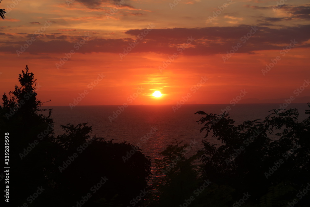 Atardecer en el mar