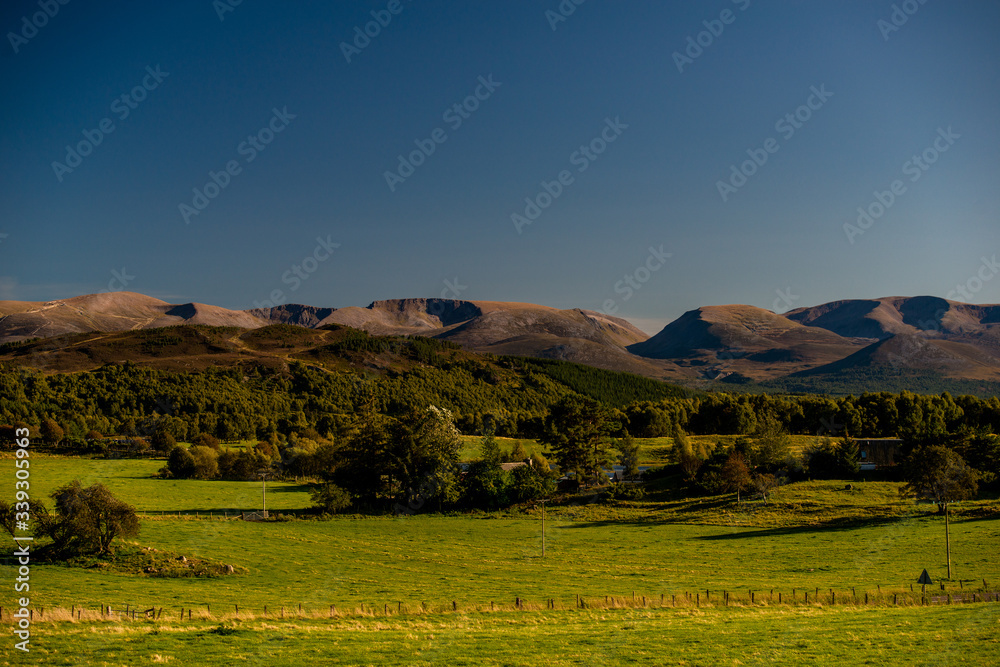 Fototapeta premium cairngorm mountain range in the Scottish highlands during summer