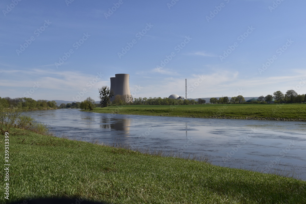 Kraftwerk Grohnde an der Weser