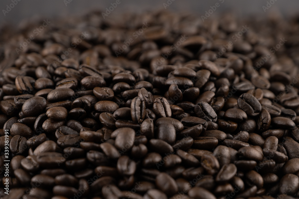 Fototapeta premium Roasted coffee beans for background pattern texture