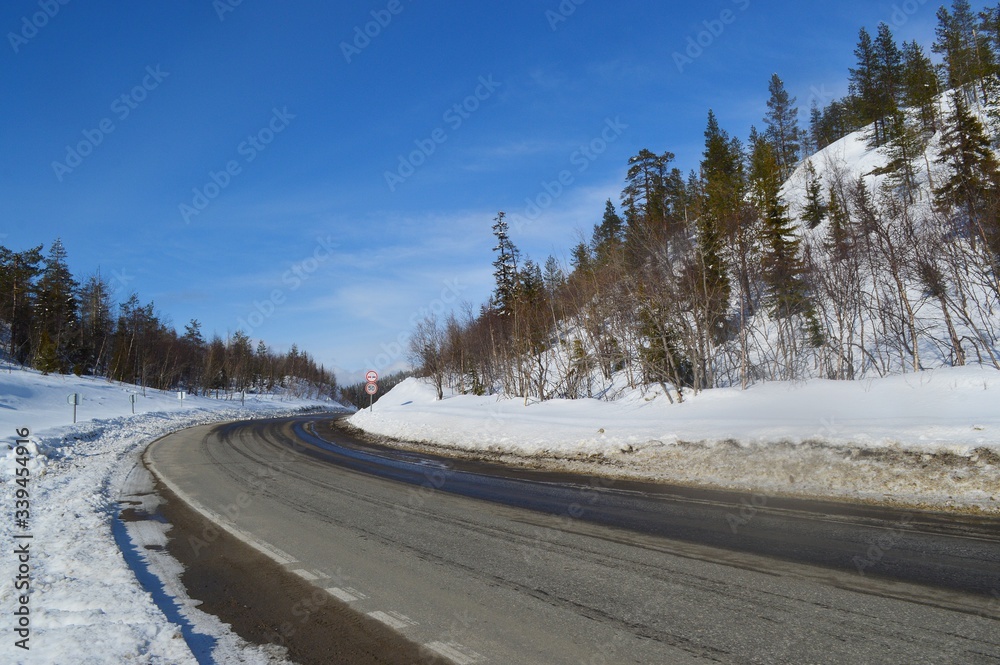 Obraz premium road in the mountains