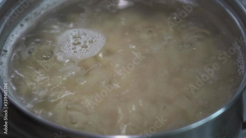 Instant noodle In the boiling electric boiler