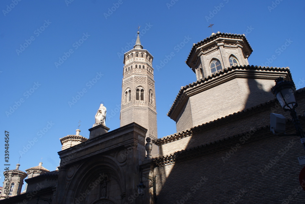 Obraz premium Zaragoza is a big beautiful city in Spain