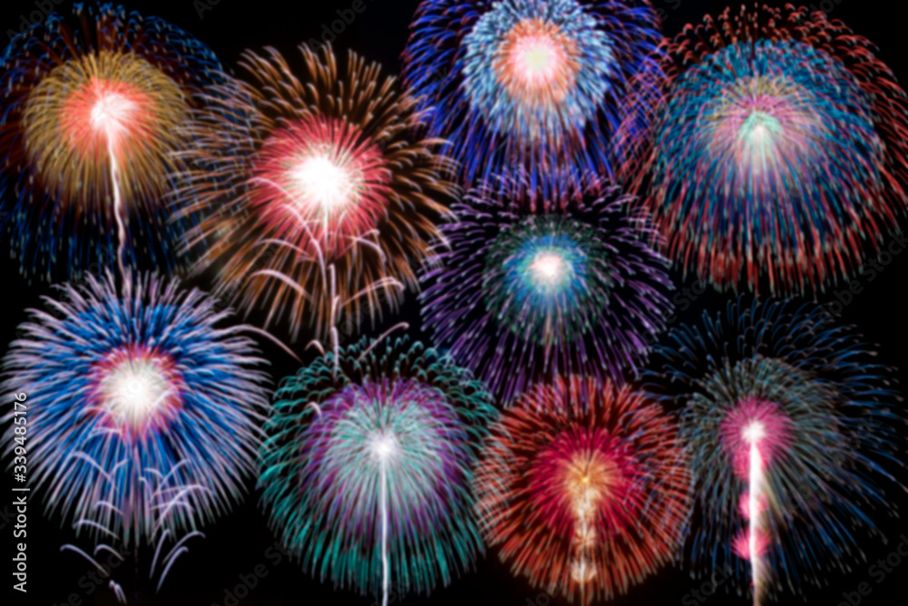花火大会 文字を入れやすいように背景をボカした花火写真の素材 夏のコンセプト Stock Foto Adobe Stock