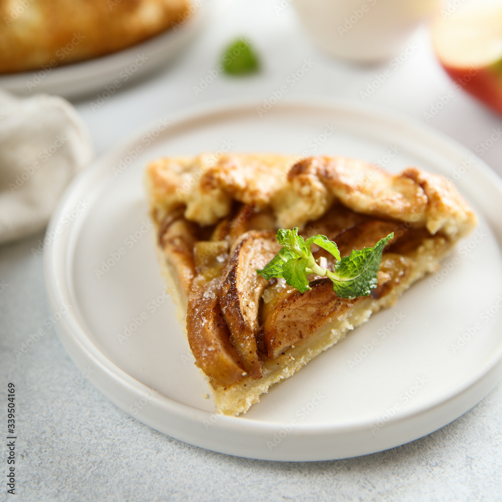 Homemade apple pie with cinnamon