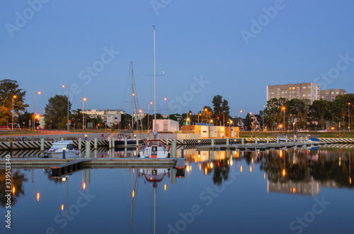 MARINA - A quiet holiday evening in the port city