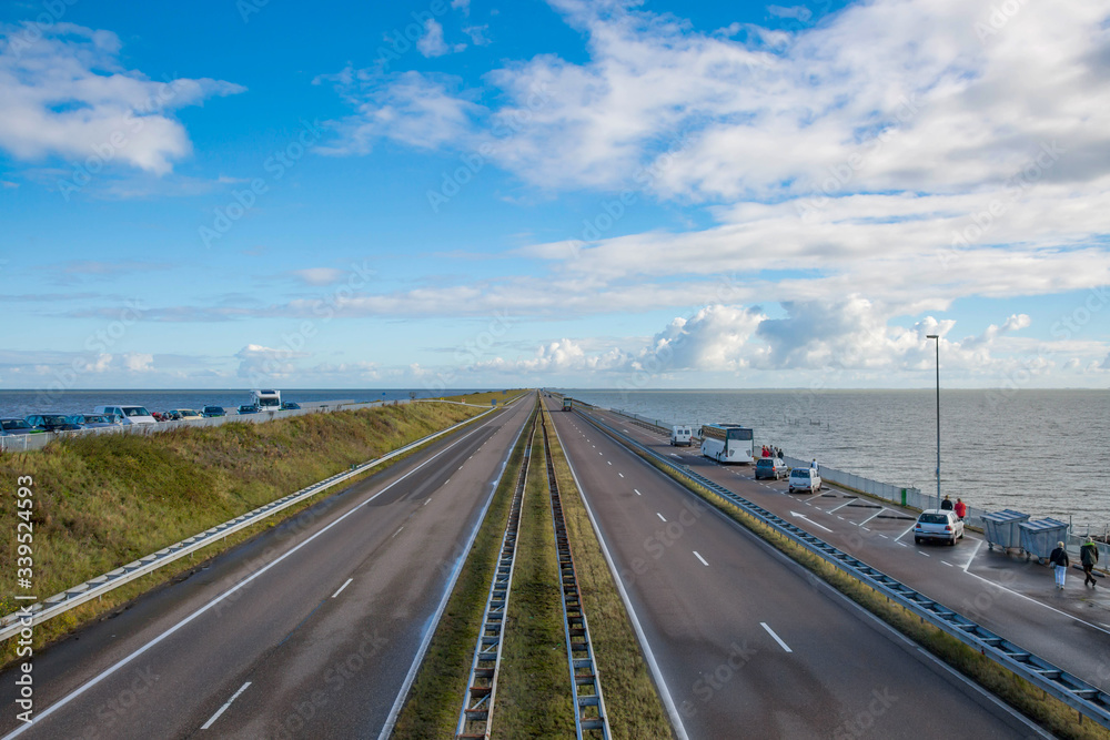 Breezanddijk über die Nordsee in Holland