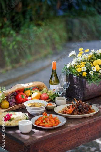 A set of dishes for a party in the backyard.