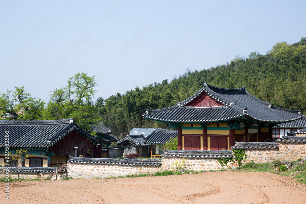 Iksan hyanggyo is a school building of the Joseon Dynasty.
