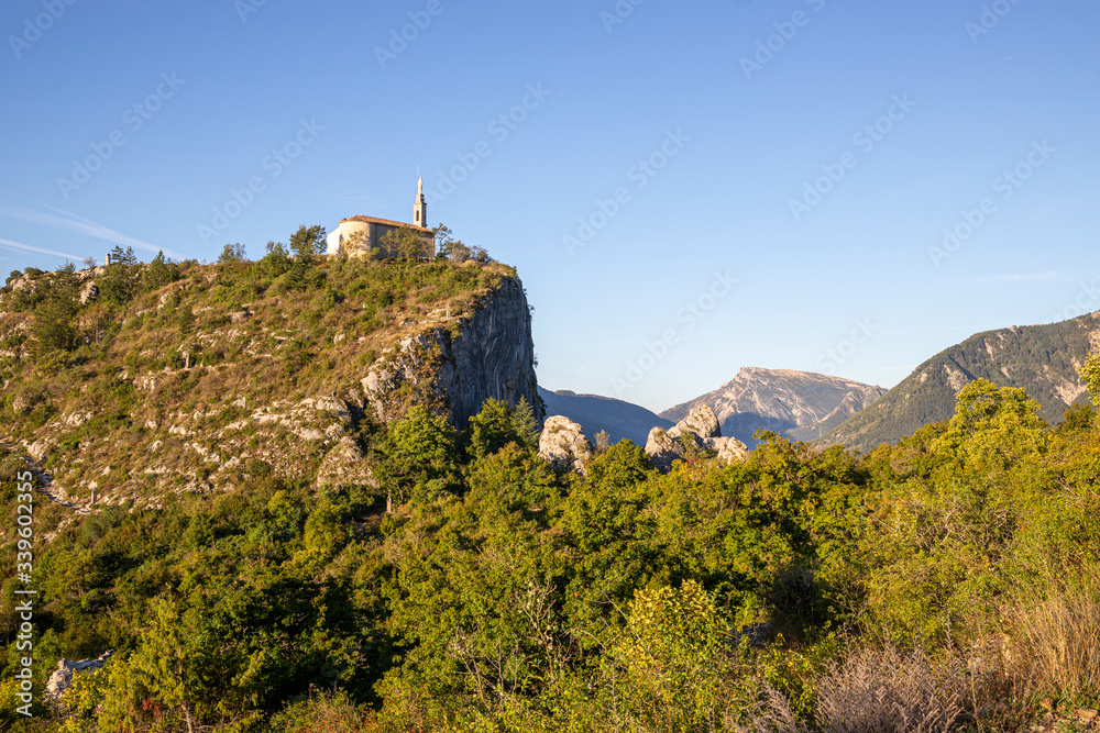 Castellane, la chapelle Notre-Dame du Roc sur le rocher du Roc, parc naturel régional du Verdon 