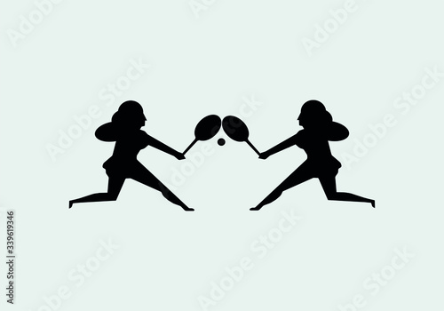 Dos siluetas femeninas con una raqueta de tenis.
