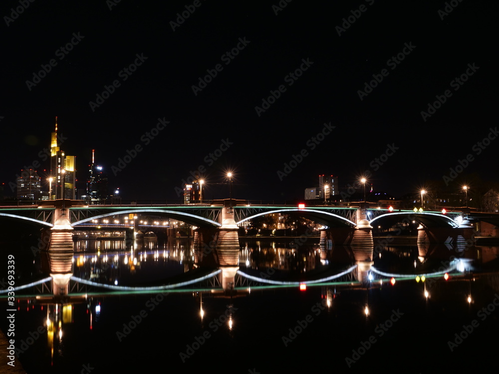 Deutschland Frankfurt Stadt Europa Fluß Main Brücke Nacht Panorama Lichter Wunderschön Farbenfroh 