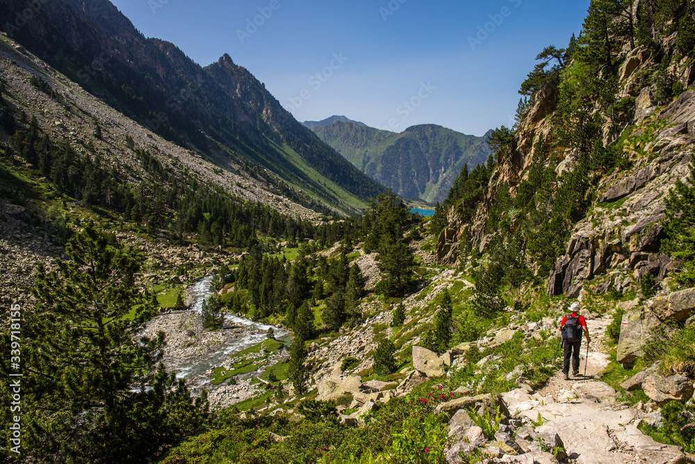 Lake Gaube trekking from Pont d'Espagne, French Pyrenees