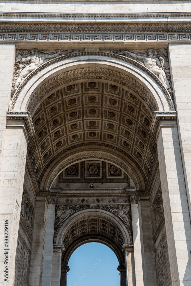 Arc de Triomphe in Summer, Paris/France