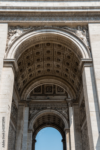 Arc de Triomphe in Summer, Paris/France © imagoDens