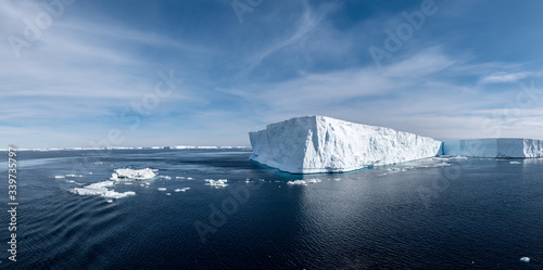 Φωτογραφία Tabular Icebergs in the Weddell Sea