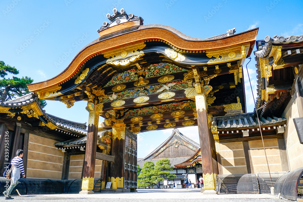 Naklejka premium 二条城 二の丸御殿唐門