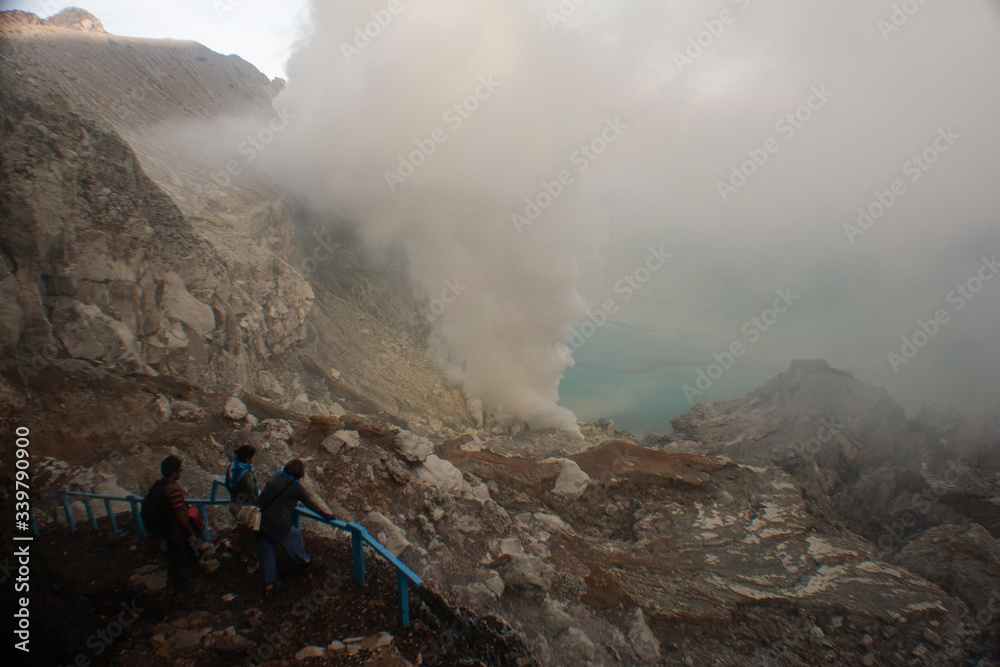 Obraz premium View to Ijen Volcano