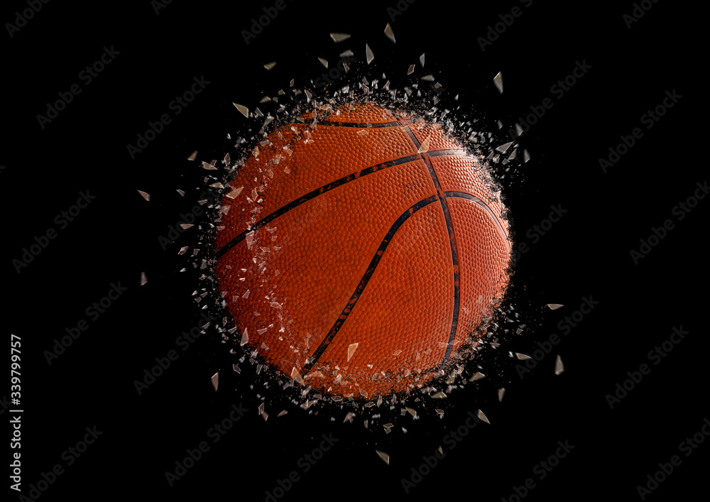 バスケットボールのボールが爆発して破片が飛び散る