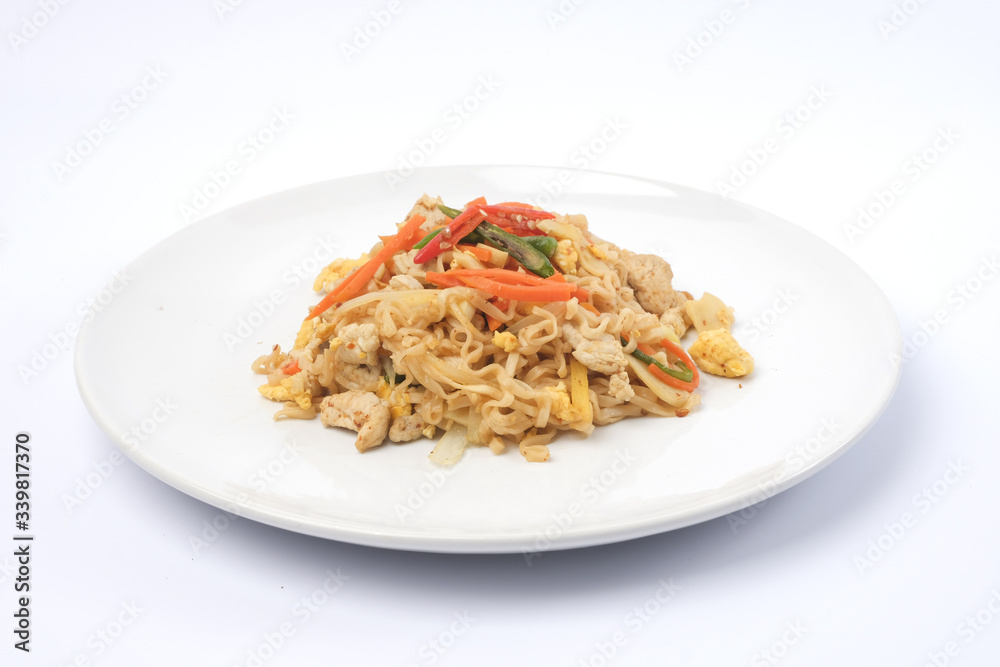 stir fried instant noodle with chicken breast - clean food