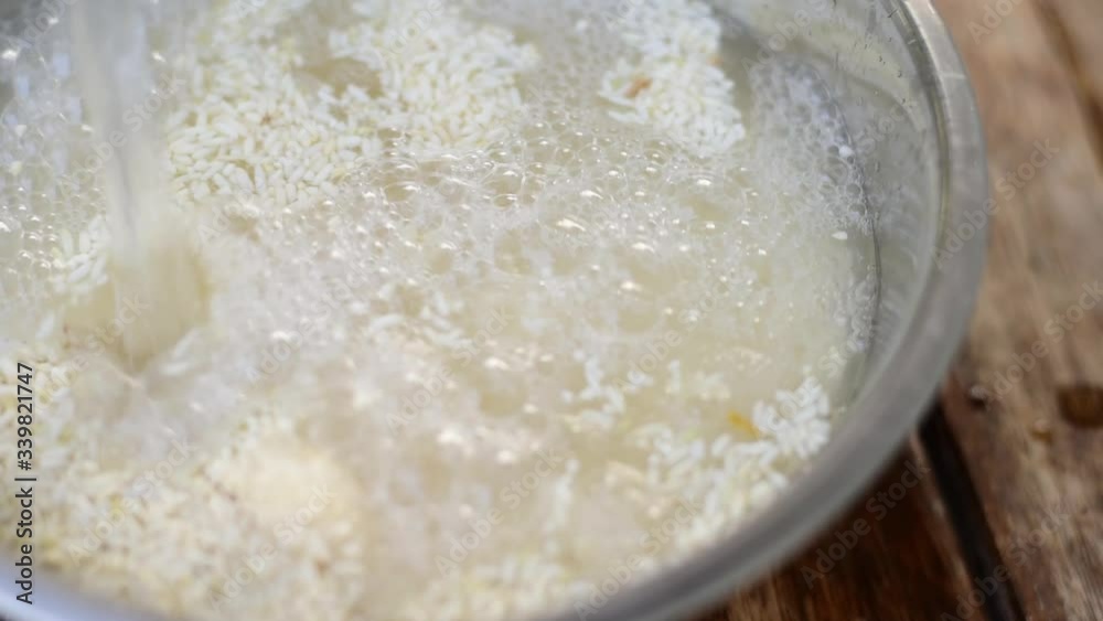 Soak rice in water for cooking. Soak rice in water for cooking.