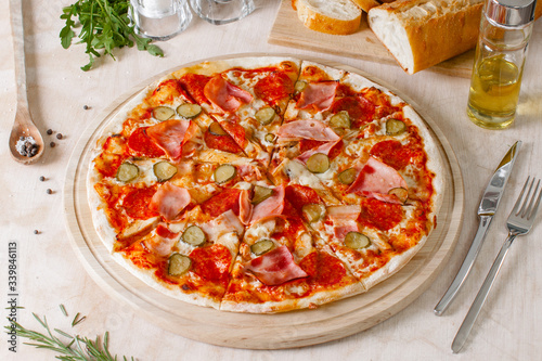 Obraz na płótnie Pizza capriciosa w salonie