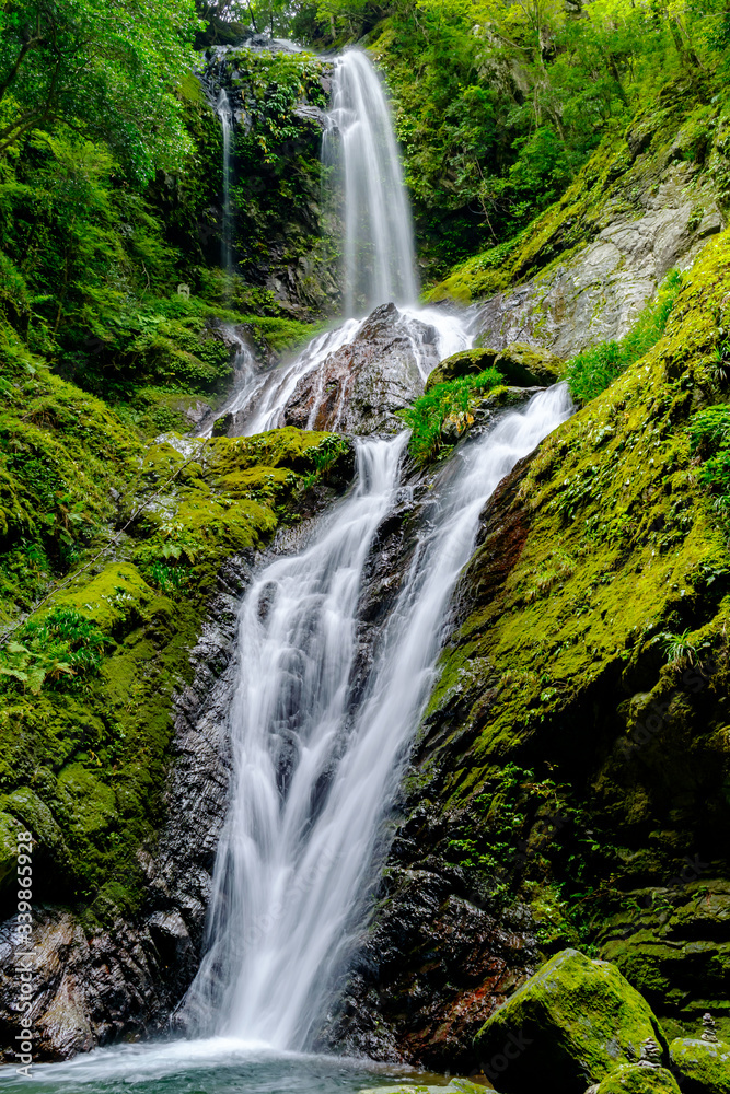 Obraz premium 雨乞いの滝（雌滝）