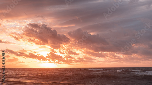 sunset over the sea © ארנסט פינקינשטיין