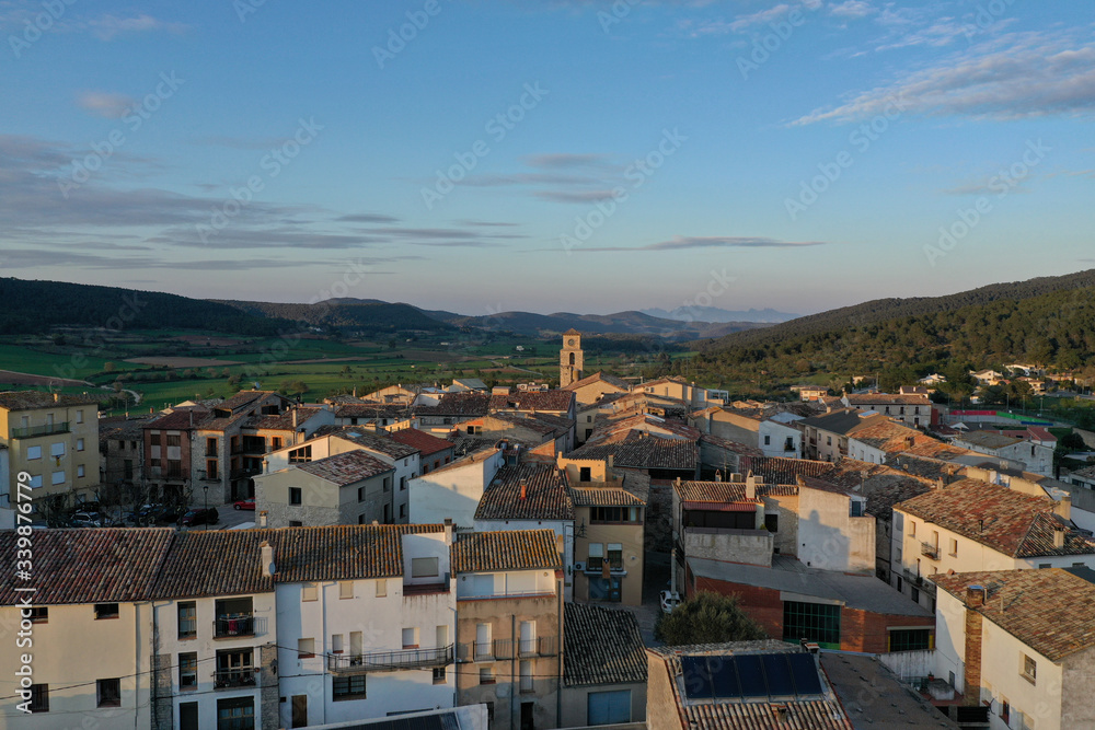 Vista aérea del pueblo de La Llacuna, España
