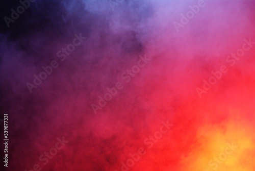 Kolorowa chmura dymu © Dominik