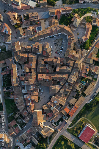 Plano cenital de los tejados del pueblo de La Llacuna, España