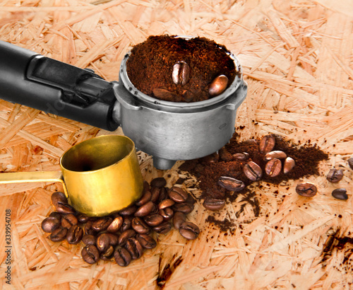 Kawa w kolbie ekspresu  © Zuzanna