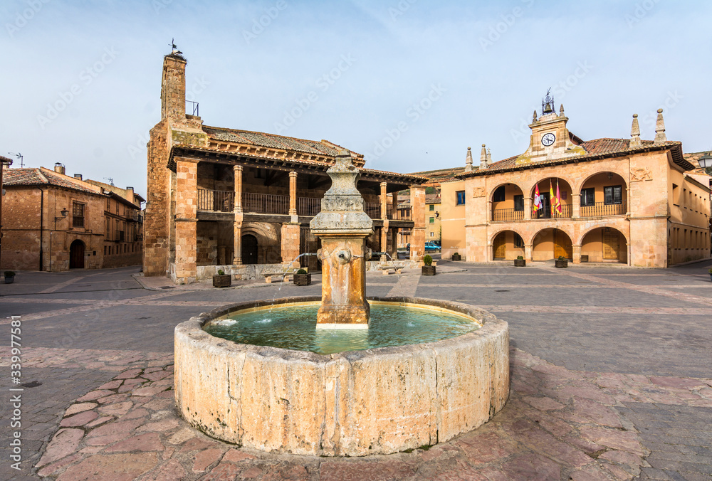 Main square of the town of Ayllón in the province of Segovia. San Miguel Church, built in the 12th century. Considered one of the most beautiful towns in Spain.
