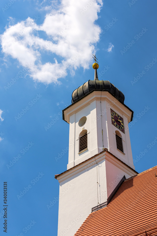 Zwiebelturm der katholischen Friedhofskapelle St. Leonhard in Burgau - Remshart Zwiebelturm der katholischen Friedhofskapelle St. Leonhard in Burgau - Remshart