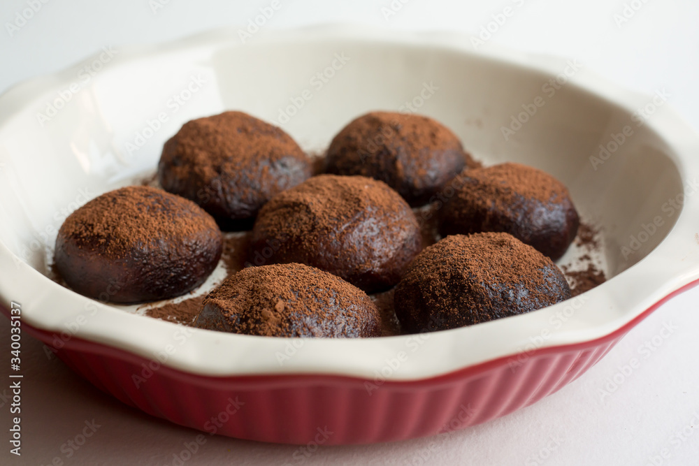 homemade round chocolates. truffle candy truffle with liquorю. homemade round chocolates. truffle candy truffle with liquorю.