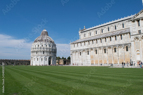 The leaning tower, Pisa.