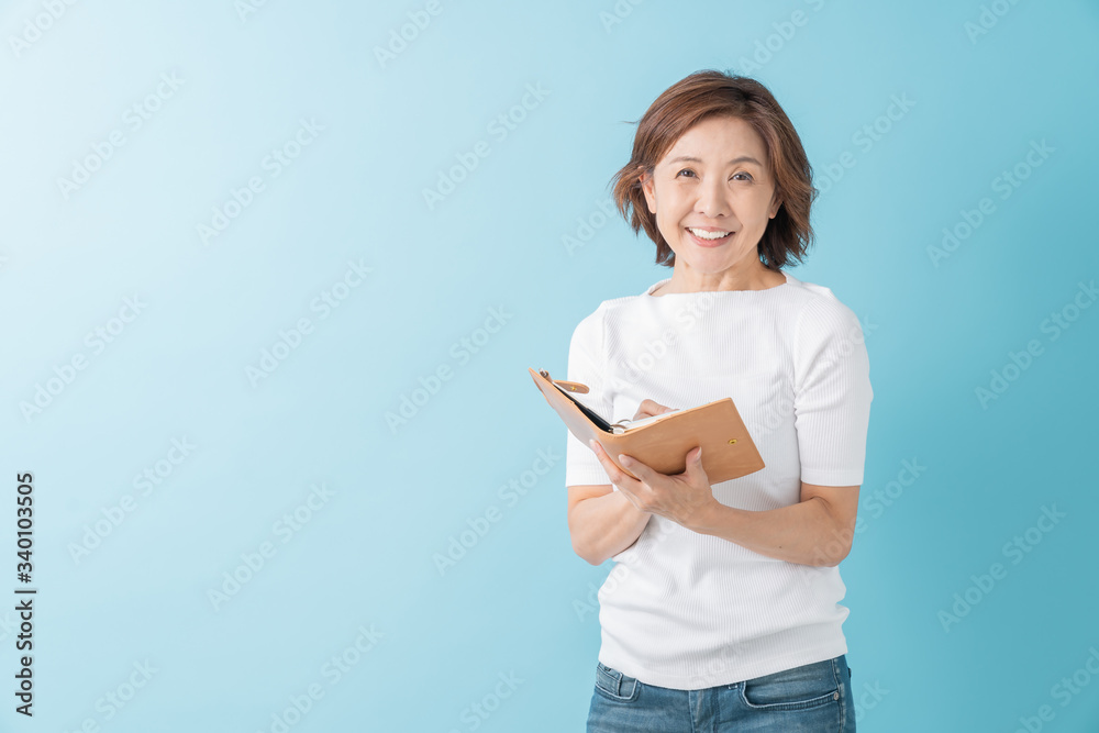 シニア女性 スケジュール帳 シニア女性 スケジュール帳