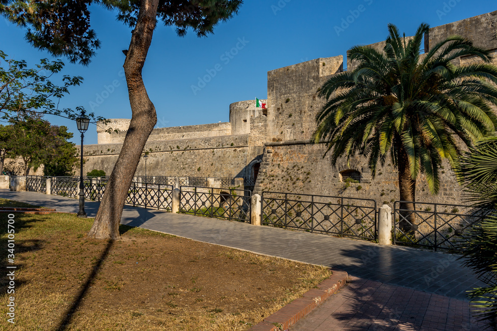 Naklejka premium Swabian Castle in Manfredonia, Italy