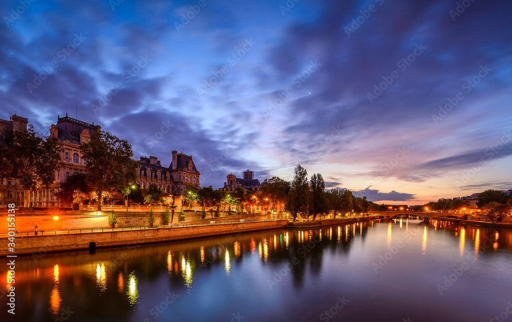Paris, France 2017 Dawn at Pont d'Arcole
