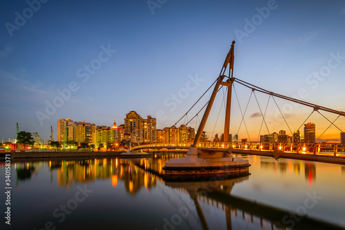 Singapore 2018 Blue hour at Tanjong Rhu Suspension Bridge
 photo