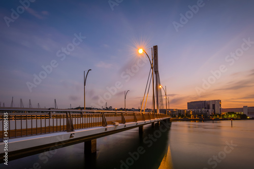 Singapore 2018 Sunrise at Keppel Bay Bridge over look to Vivo City, Haborfront