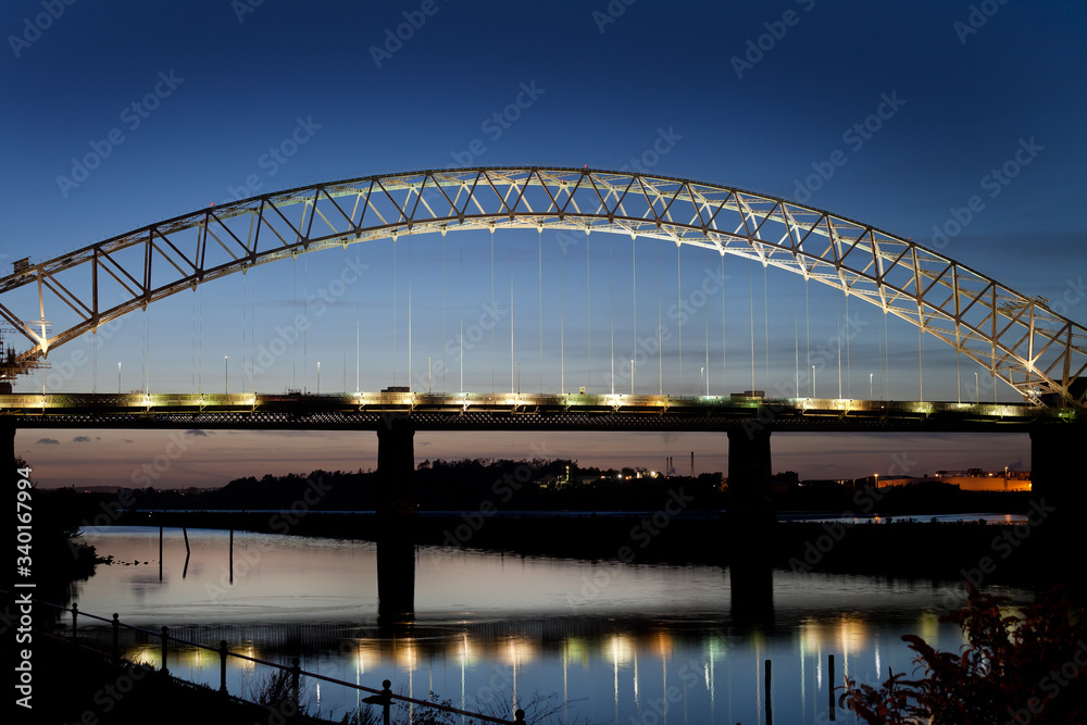 Naklejka premium Widnes/Runcorn Bridge sunset 2