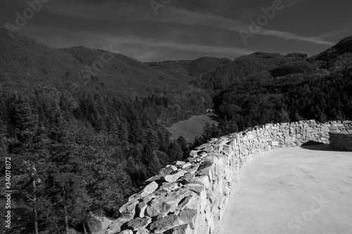 Fototapeta Naklejka Na Ścianę i Meble -  Castle in Rytro