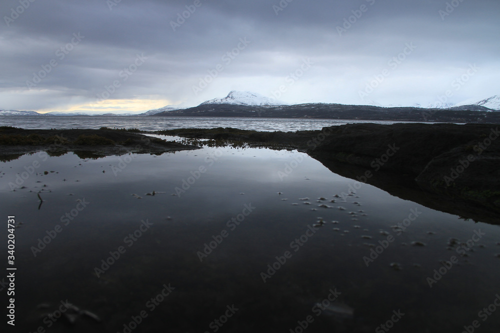 Fototapeta premium sunset, sky, sun, sunrise, nature, clouds, landscape, evening, light, sea, cloud, blue beautiful, horizon, red, sunlight, mountain view, ocean tromso tromsø water travel tourism sea coast nature 
