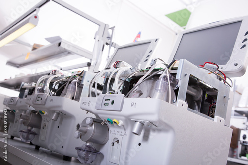 Apparatus for artificial lung ventilation. Rescue measures for severe lung diseases. Production of devices for intensive care