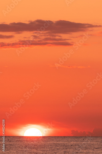 Ostsee Sonnenuntergang mit Abendrot  Hochformat